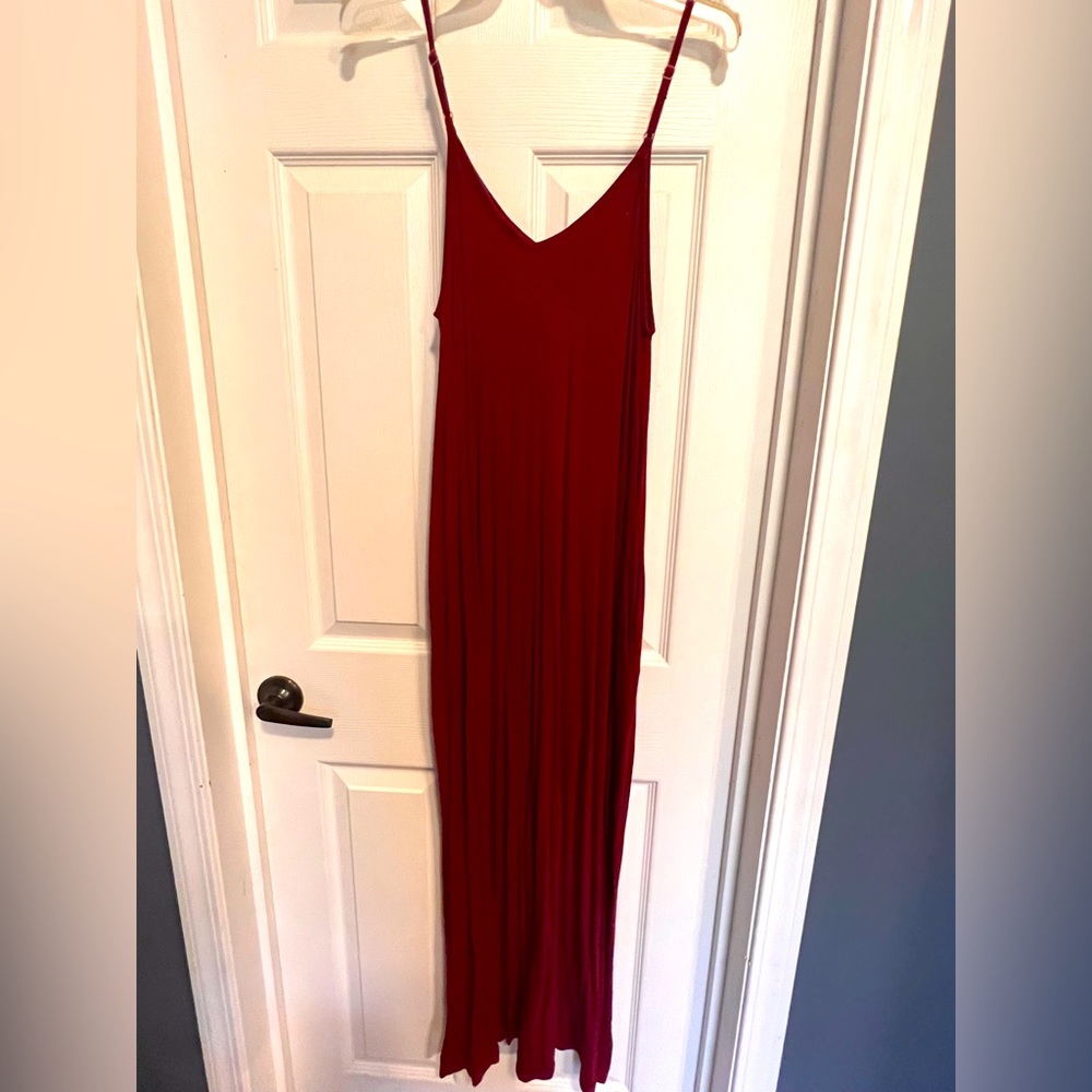 Maroon maxi dress with pockets
